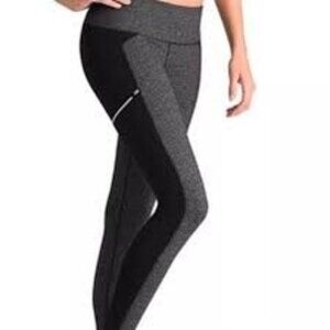 ATHLETA  LEGGINGS Black & Gray  Herringbone  Pull on Activewear Size M